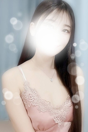 秦　すずな