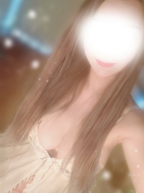 Pure White (ピュアホワイト) 椎名　みな