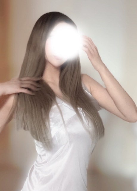 Pure White (ピュアホワイト) 椎名　みな