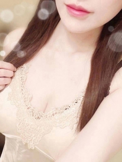 Pure White (ピュアホワイト) 涼川 秋穂